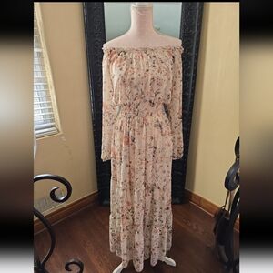 Kate and Lily Long Sleeve Floral Maxi DressFloral Off-Shoulder Maxi Dress